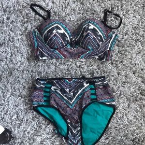 Kenneth Cole bikini with removal straps!